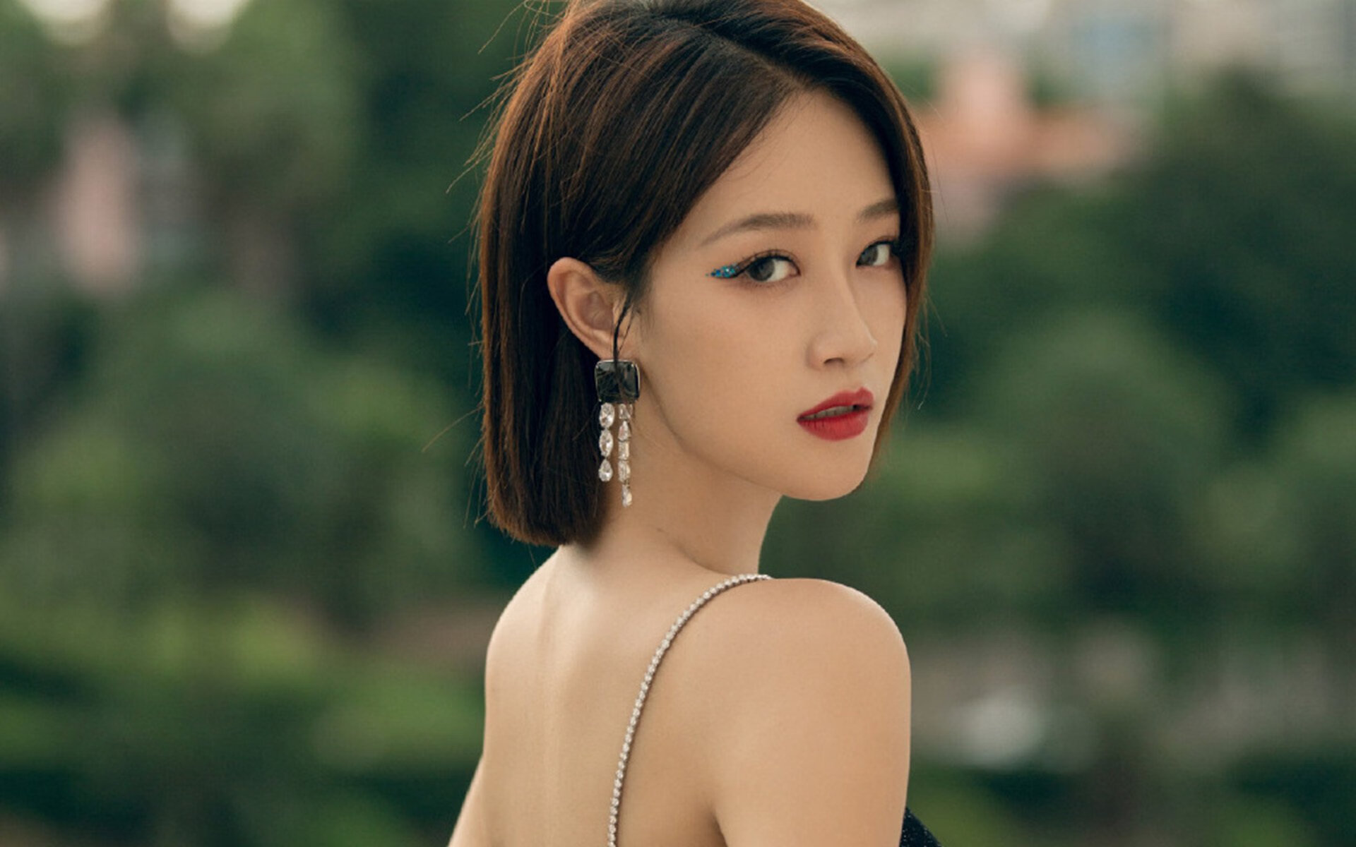 开云官网-《快船管理层评估球队阵容，考虑引援补强》，快船队伍人员