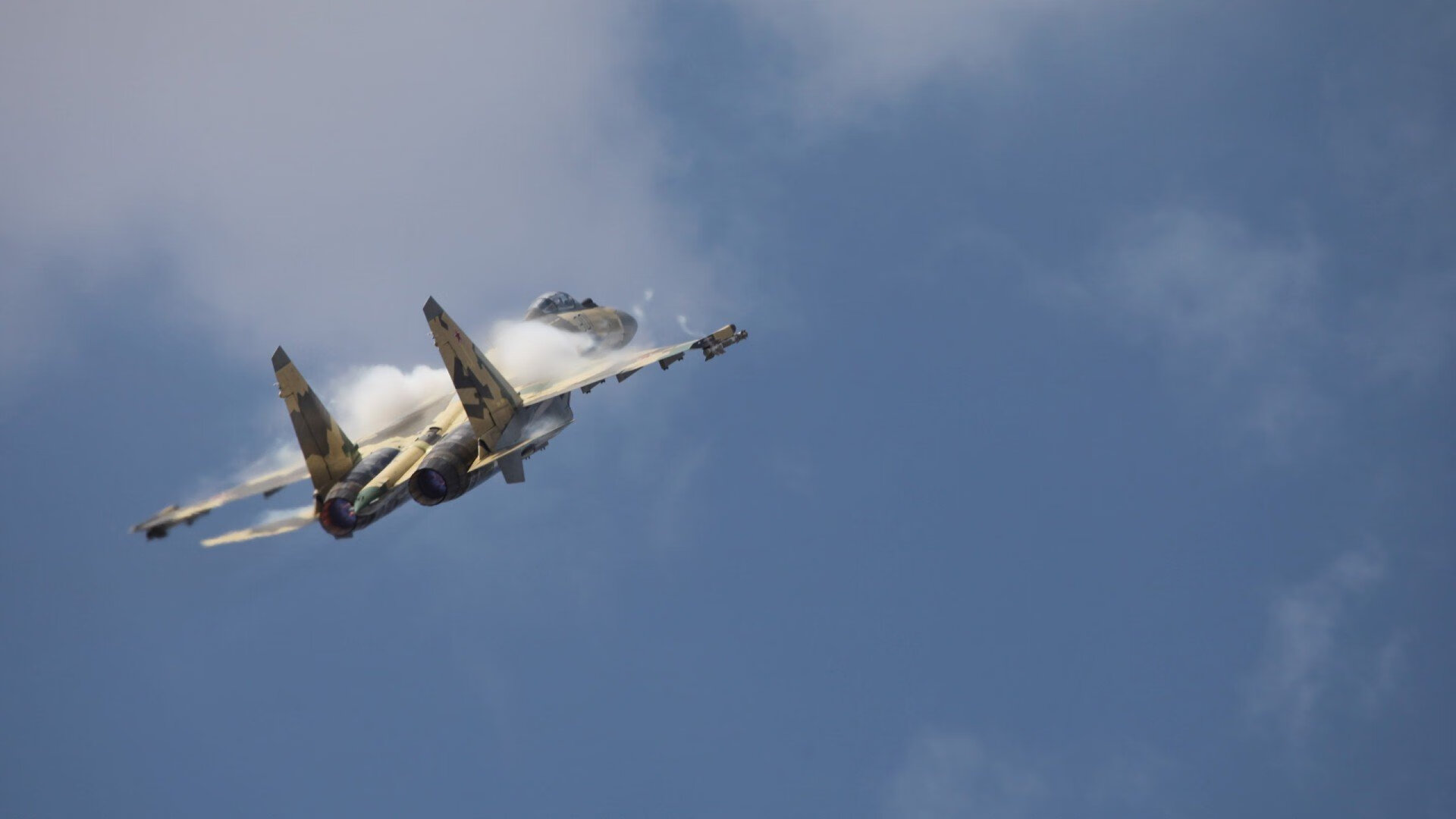 游泳与水球队协同训练提高整体表现，游泳联合组队